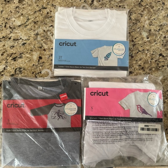 Cricut Infusible Ink T-Shirt Blanks - White, Gray, Black - Picture 1 of 1